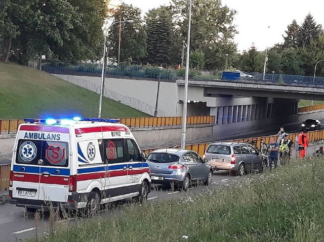 Sceny jak na filmie! Wjechał autem na ścieżkę. Bo rozzłościł go rowerzysta