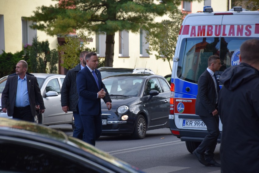 Oświęcim. Prezydent Andrzej Duda odwiedził w domu poszkodowanego w kolizji chłopca [AKTUALIZACJA. ZDJĘCIA]