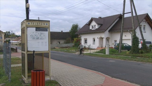 Automat w Otmicach to jedno z niewielu takich urządzeń działających w powiecie.