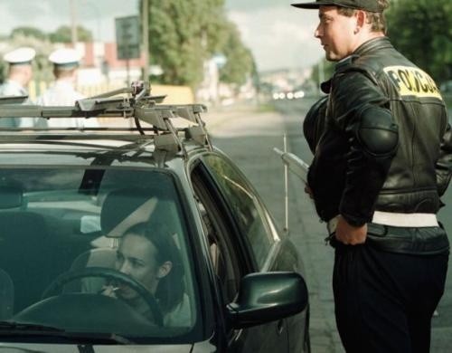 Fot. Krzysztof Mystkowski: Wideoradary, fotoradary i kontrole policyjne mają poskromić kierowców łamiących przepisy ruchu drogowego. Maksymalną liczbę punktów karnych można uzbierać w ciągu 5 minut.