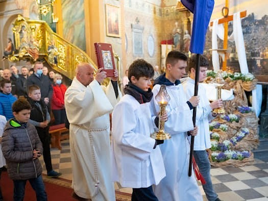 Msza Wieczerzy Pańskiej w parafii świętych Apostołów Piotra...