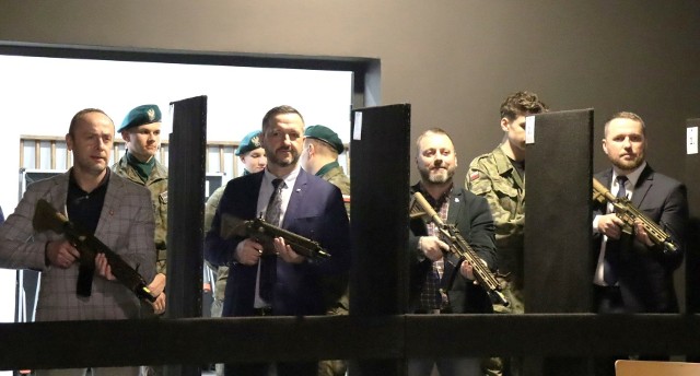 W ZSPiO w Kalwarii Zebrzydowskiej oddano do użytku wirtualną strzelnicę