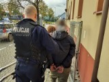 Dwaj bracia z gminy Wicko znęcali się nad własną babcią. Zostali aresztowani (ZDJĘCIA) 