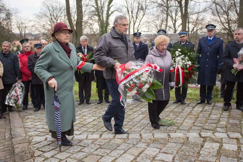 Dzień Pamięci Ofiar Zbrodni Katyńskiej. Uroczystości w Słupsku [ZDJĘCIA, WIDEO]