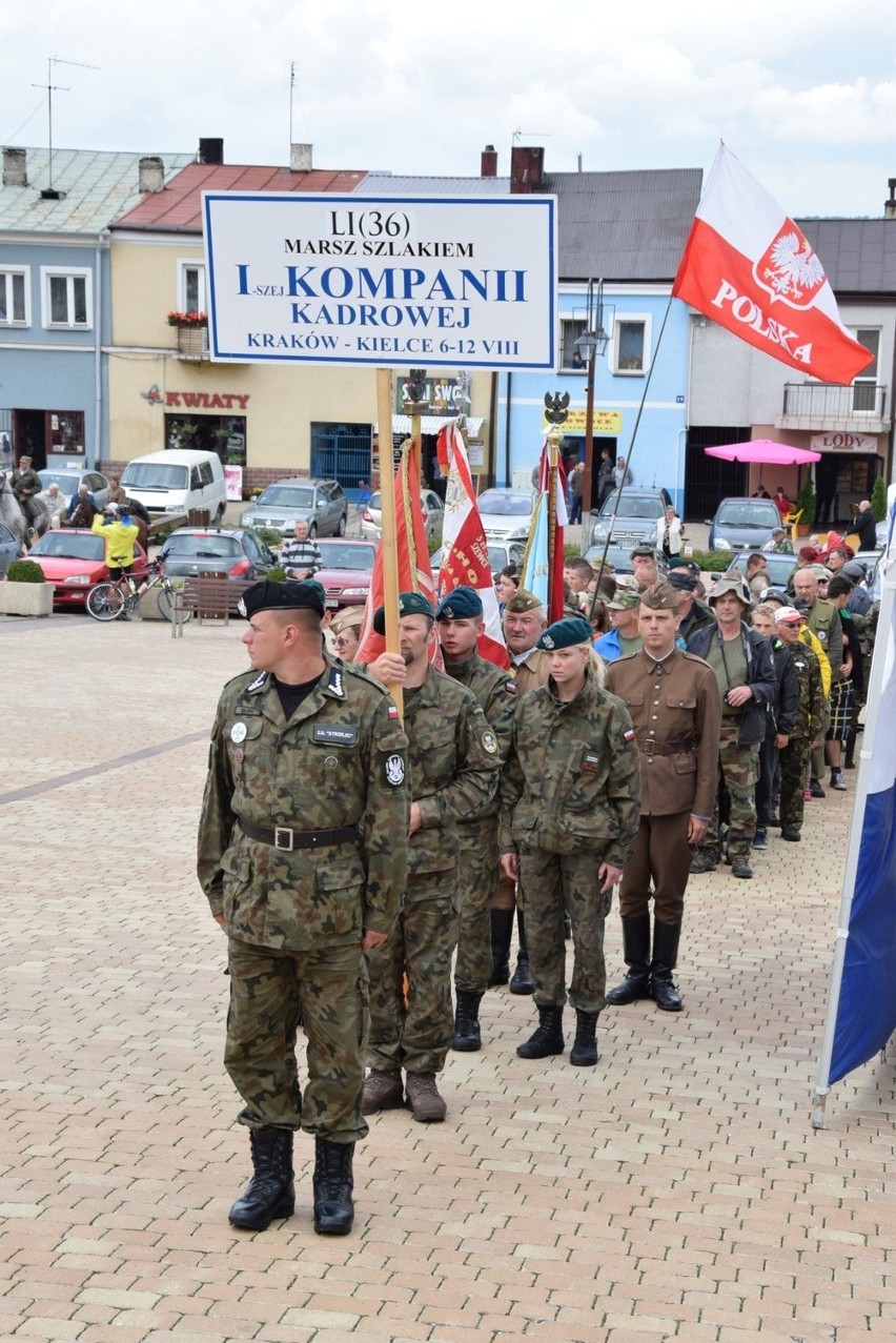 „Kadrówka” dotarła do Chęcin (WIDEO, zdjęcia)