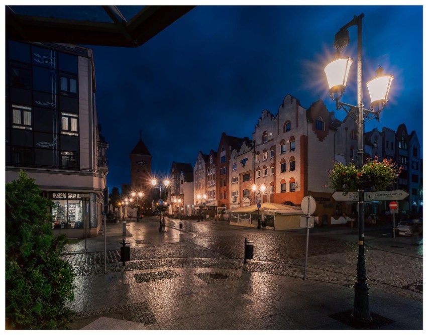 Stare Miasto w deszczowy wieczór.