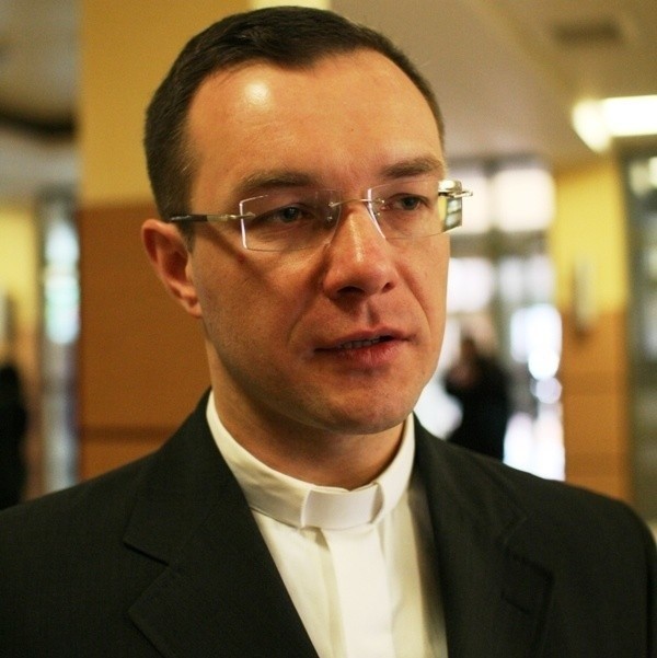 Ks. dr Paweł Murziński, wikariusz parafii pw. św. Jadwigi...