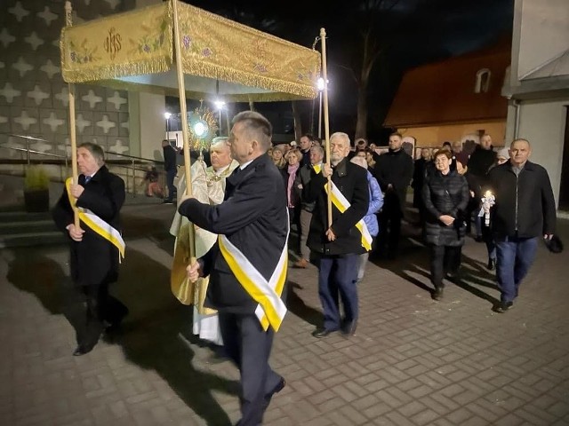 Na zdjęciu ksiądz proboszcz Jerzy Marcinkowski,