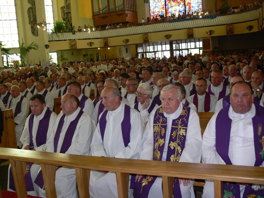 W ostatnim pożegnaniu w kościele uczestniczyło 300...