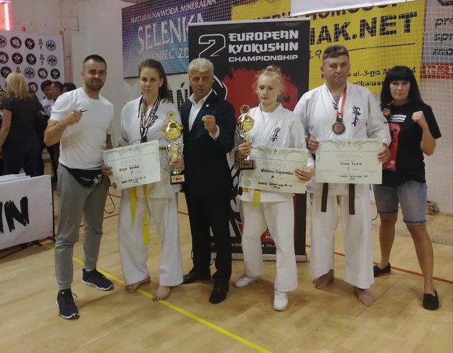 Ekipa Kieleckiego Klubu Karate Kyokushin Koronea na mistrzostwach w Łańcucie