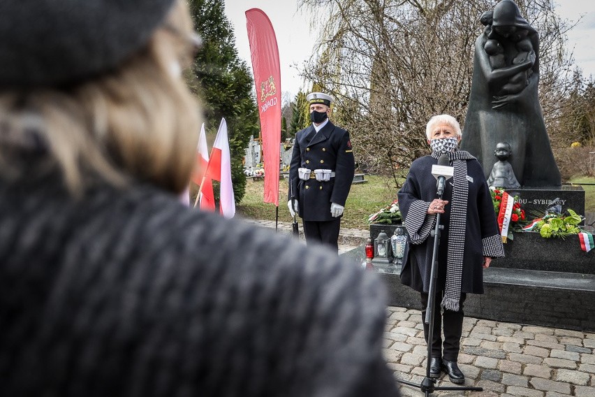 Obchody 81. rocznicy Zbrodni Katyńskiej przy pomniku Golgoty...