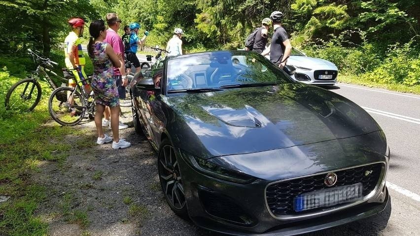 Kierowca stracił panowanie nad samochodem podczas jazdy pokazowej