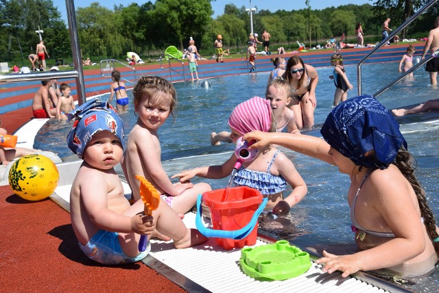 Basen Ruda w Rybniku pełen plażowiczów. W niedzielę przyszło już ponad 1000 osób