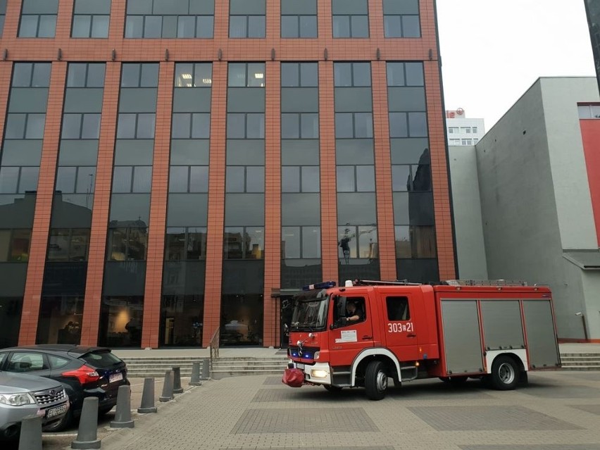 Alarm pożarowy w najwyższym budynku w Łodzi! ZDJĘCIA
