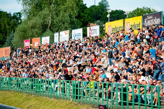 Mecze ligowe Cellfast Wilków Krosno na stadionie przy ulicy Legionów oglądał komplet kibiców