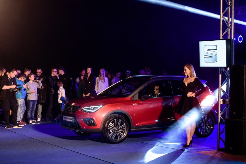 Autoshow w Szczecinie, czyli szybkie auta i piękne kobiety [ZDJĘCIA, WIDEO]