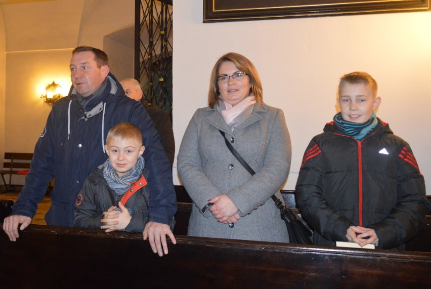 Biskup Andrzej Czaja spotkał się w Jemielnicy z emigrantami zarobkowymi i ich rodzinami