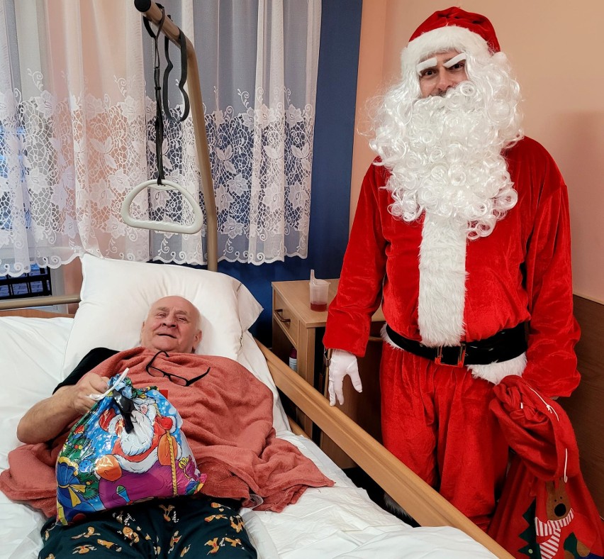 Święty Mikołaj w Domu Pomocy Społecznej w Kałkowie-Godowie. Zobacz zdjęcia
