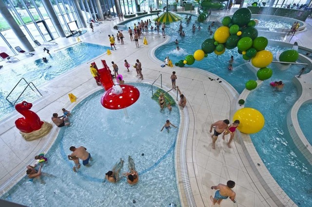 Nie 150, a 300, a nawet nieco więcej osób będzie mogło wejść od poniedziałku 15 czerwca do koszalińskiego aquaparku, by zażyć kąpieli w basenach rekreacyjnych w środku obiektu albo na zewnątrz.