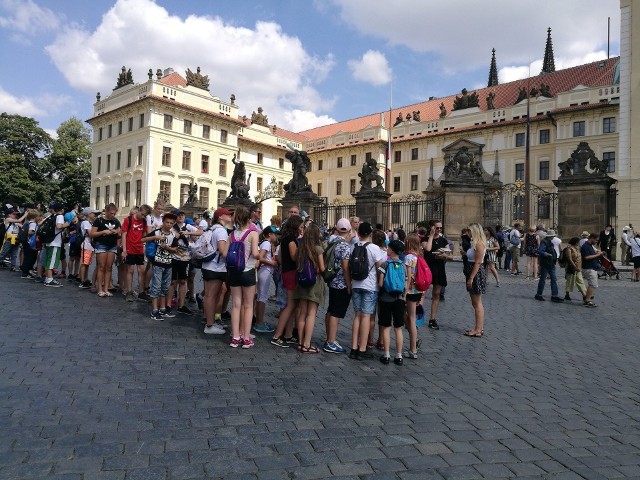 Poznaj Polskę 2022 to program realizowany przez Ministerstwo Edukacji i Nauki. Chodzi w nim o dofinansowanie wycieczek szkolnych.