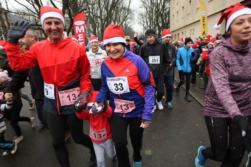 Bieg Mikołajkowy we Wrocławiu (ZDJĘCIA)