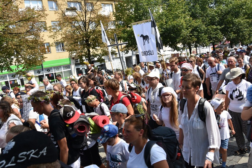 Pielgrzymka Dominikańska dotarła z Krakowa na Jasną Górę ZDJĘCIA Zmęczeni, ale bardzo radośni 