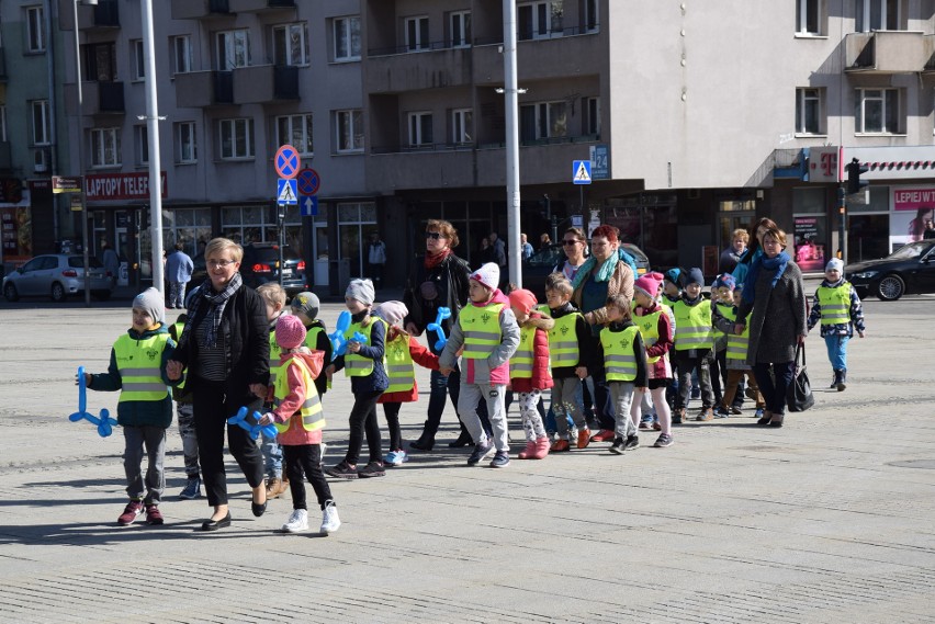 „Przystanek autyzm” to happening w Dzień Autyzmu na placu...