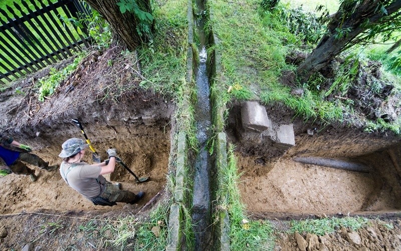 Archeolodzy wykopują spod ziemi muszyńskie skarby [ZDJĘCIA]