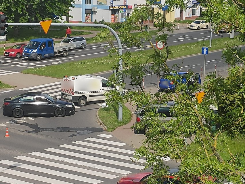 Wypadek na ulicy Władysława IV w Koszalinie. Zderzyły się dwa pojazdy [ZDJĘCIA]