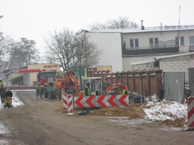 Przebudowa ulicy Kasztanowej i jej skrzyżowania z 900-lecia to część inwestycji związanej z budową w tym rejonie dwóch marketów Brico i Intermarche.