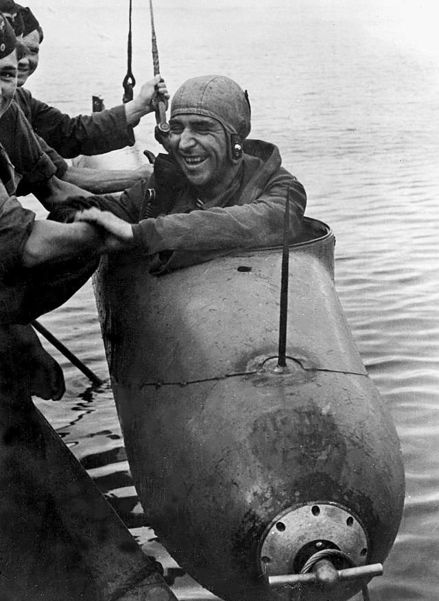 Torpeda Neger - czyli niemiecka „żywa torpeda” o niezamierzenie  samobójczym charakterze. Rok 1944