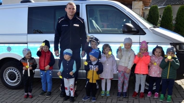 Dzieci ze Śmiłowa zapoznały się z pracą policji.