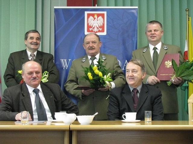 Od lewej Marek Wróblewski, Lech Kołdyka, Piotr Niemiec, Jan Świrepo i Zbigniew Lewicki (wojewódzki inspektor ochrony środowiska).