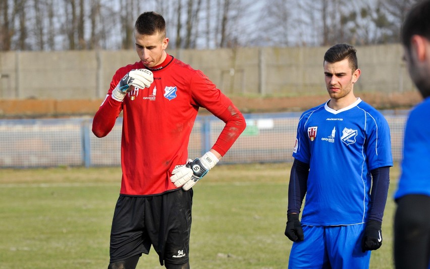 W pojedynku MKS-u z GKS-em Tychy obaj bramkarze byli...