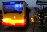 Pożar autobusu MPK na ulicy Długiej we Wrocławiu (ZDJĘCIA)
