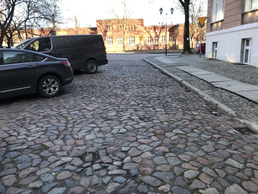 W Toruniu trwa remont ulicy Poniatowskiego. W pierwszym...
