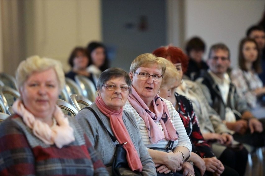 [b]Seniorzy w tym roku mogą złożyć wniosek o specjalne...