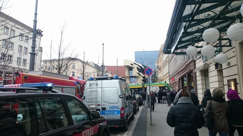 Marcinkowskiego: Groźny wypadek w centrum. Tramwaj wbił się...