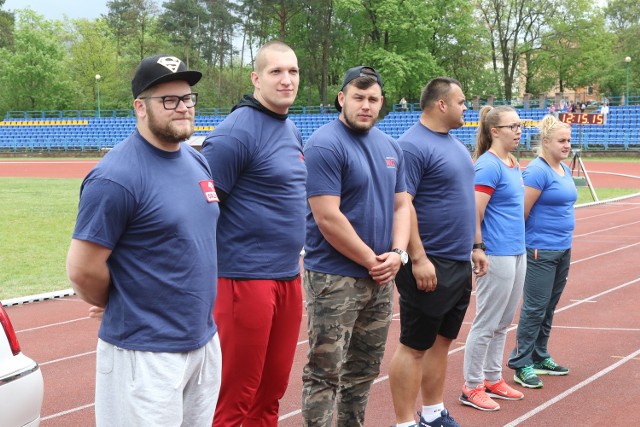 Przed niedzielnym memoriałem odbyła się uroczysta prezentacja gwiazd. Od lewej: Paweł Fajdek, Wojciech Nowicki, Konrad Bukowiecki, Rafał Kownatke, Katarzyna Furmanek i Joanna Fiodorow.