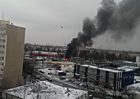 Wrocław: Pożar ciężarówki na skrzyżowaniu Hubskiej i Kamiennej (ZDJĘCIA)