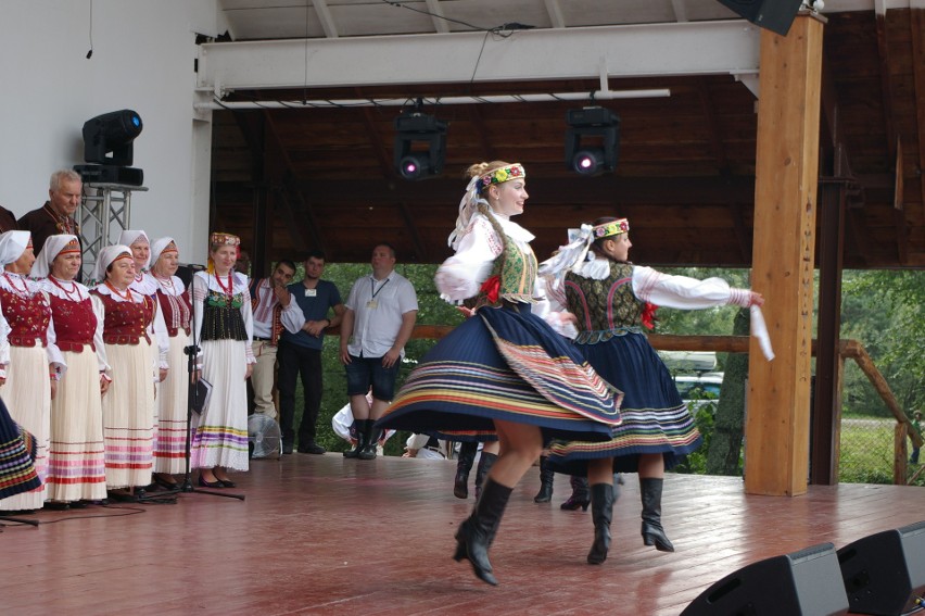 Zdynia. Zapłonęła Watra. Rozpoczął się 36. Festiwal Kultury Łemkowskiej