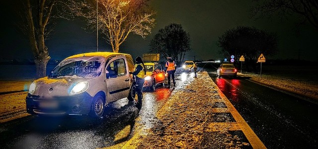 Od godz. 5.00, funkcjonariusze ruchu drogowego prowadzili kontrole trzeźwości każdego kierującego na drodze krajowej nr 94 oraz  w Strzelcach Opolskich.