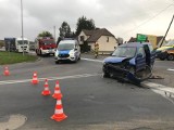Wypadek w Kąkolewie. Kierująca jednym z samochodów trafiła do szpitala