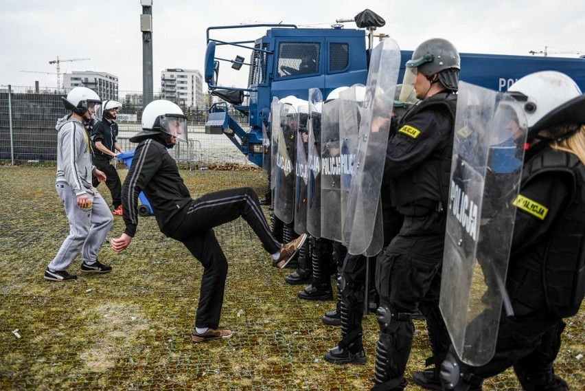 Przejdź do kolejnego zdjęcia --->