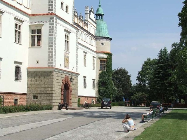 Zamek w Baranowie Sandomierskim, nazywany Małym Wawelem  został wzniesiony pod koniec XVI wieku, w miejscu średniowiecznego, obronnego dworu rycerskiego