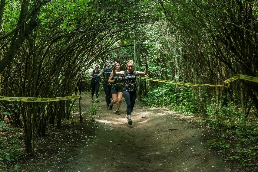 Co za emocje! Runmageddon w Parku Kolibki w Gdyni! Szukajcie się na zdjęciach! FOTOGALERIA