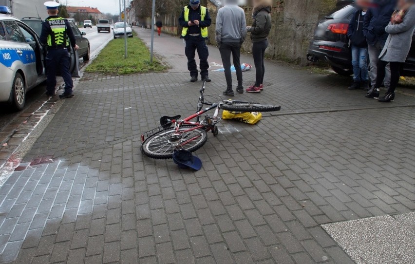 Potrącenie rowerzysty na ulicy Paderewskiego w Słupsku