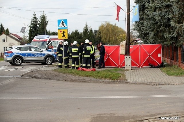 Wypadek drodze krajowej numer 77 w Zaleszanach, w powiecie stalowowolskim.