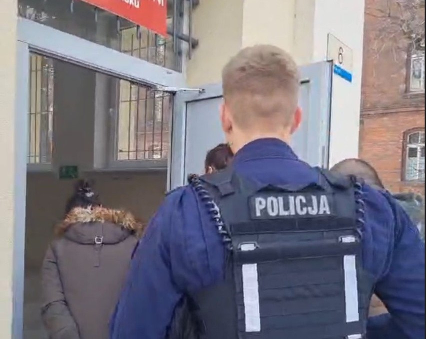 Policja w Gdańsku zatrzymała dwie osoby w związku z...