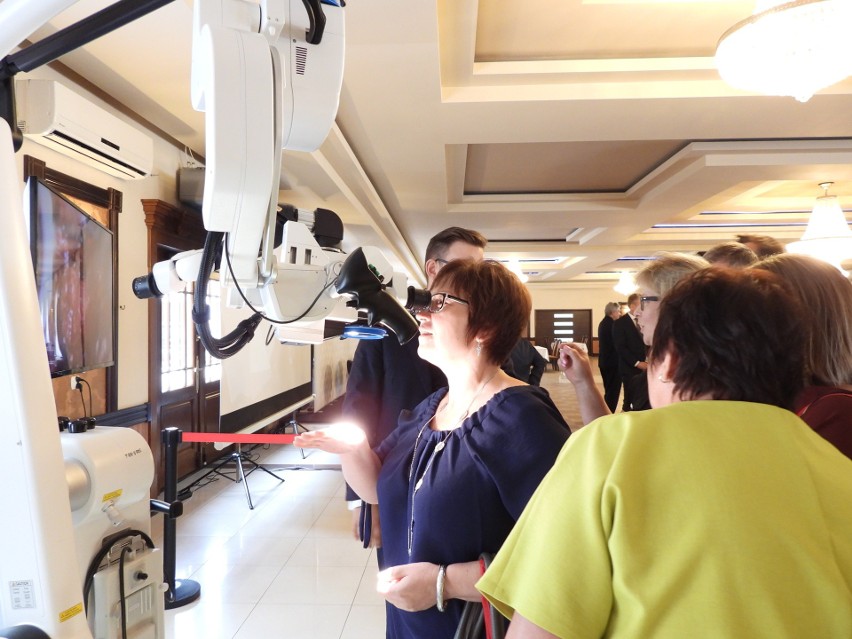Ostrowski szpital wzbogacił się o najnowocześniejszy w Europie mikroskop operacyjny do zabiegów w zakresie chirurgii kręgosłupa